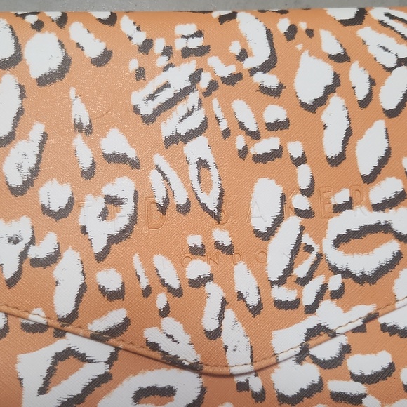 NWT Ted Baker London Black, Burnt Sienna, White ART-ish Cheetah Envelope Clutch - Picture 5 of 12